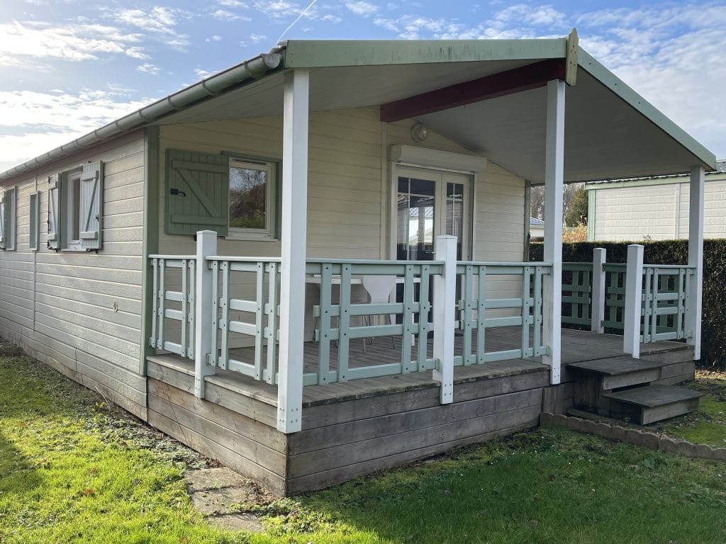 Camping Du Parc De La Fontaine : Corbi Chalet Vue D Ensemble